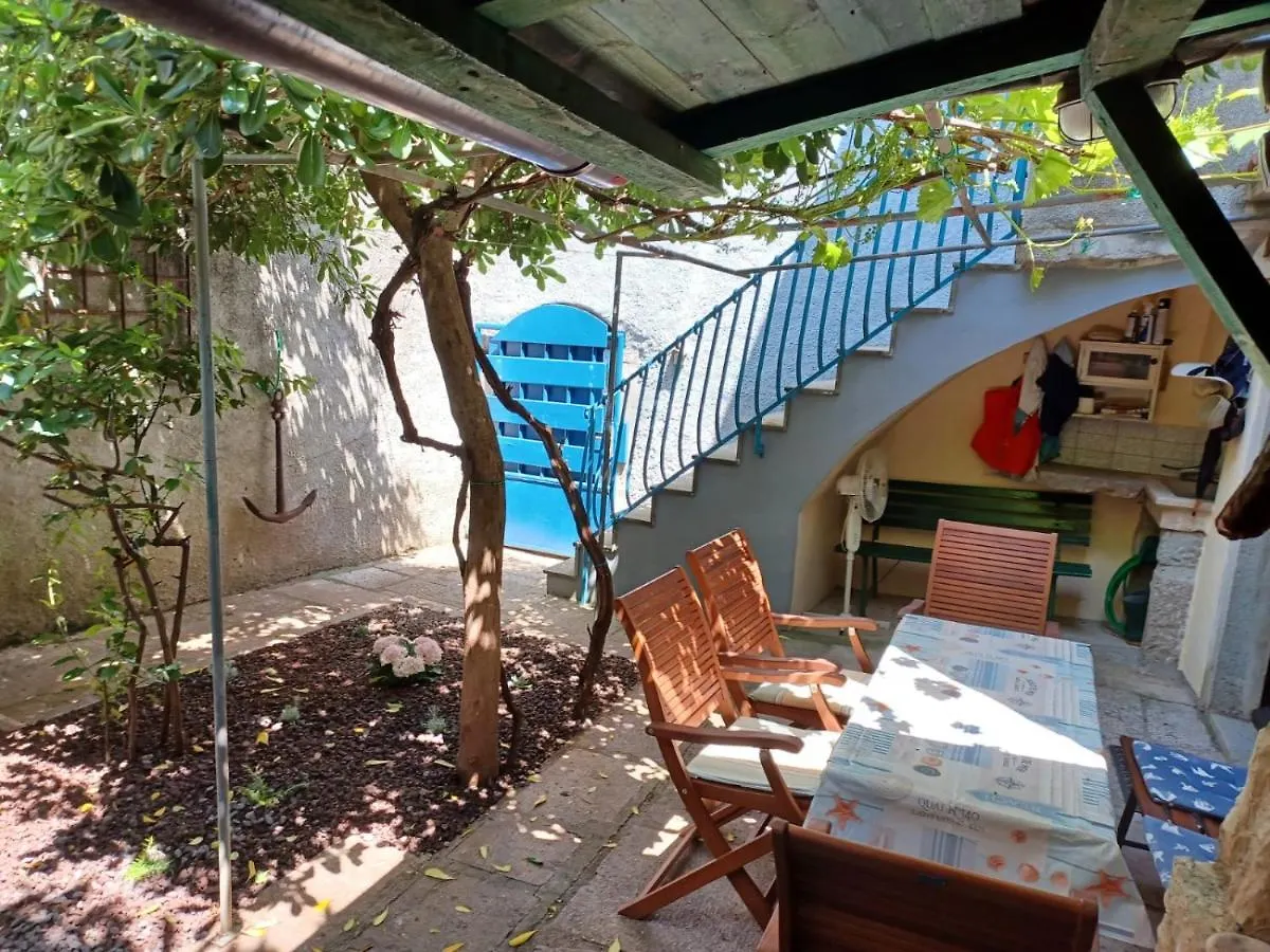 House Markovina Cres Holiday home