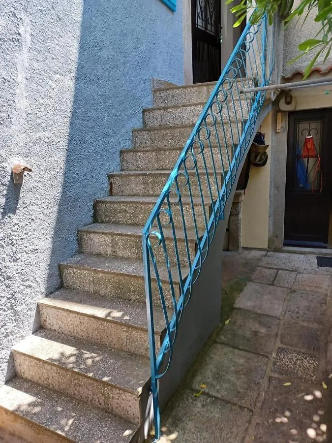 House Markovina Cres 0*,